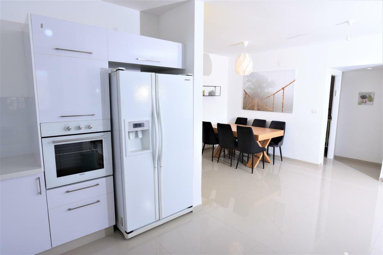 Aristone Luxury Apartment 티베리아 외부 사진