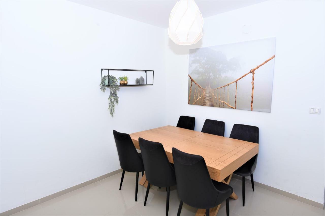 Aristone Luxury Apartment 티베리아 외부 사진